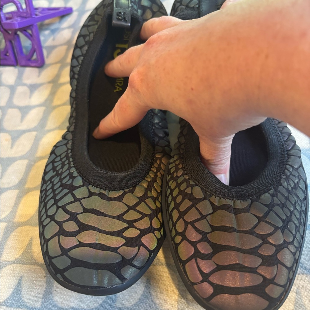 Yosi Samra Black Iridescent Slip-On flats